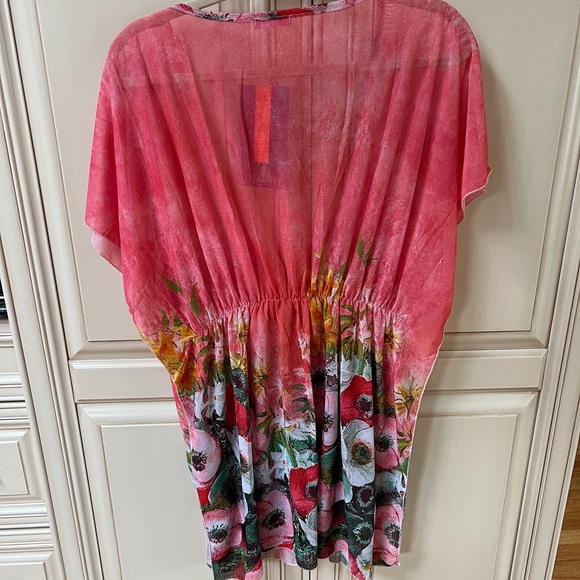 Essence Beach cover brand new with tags! - Picture 2 of 4